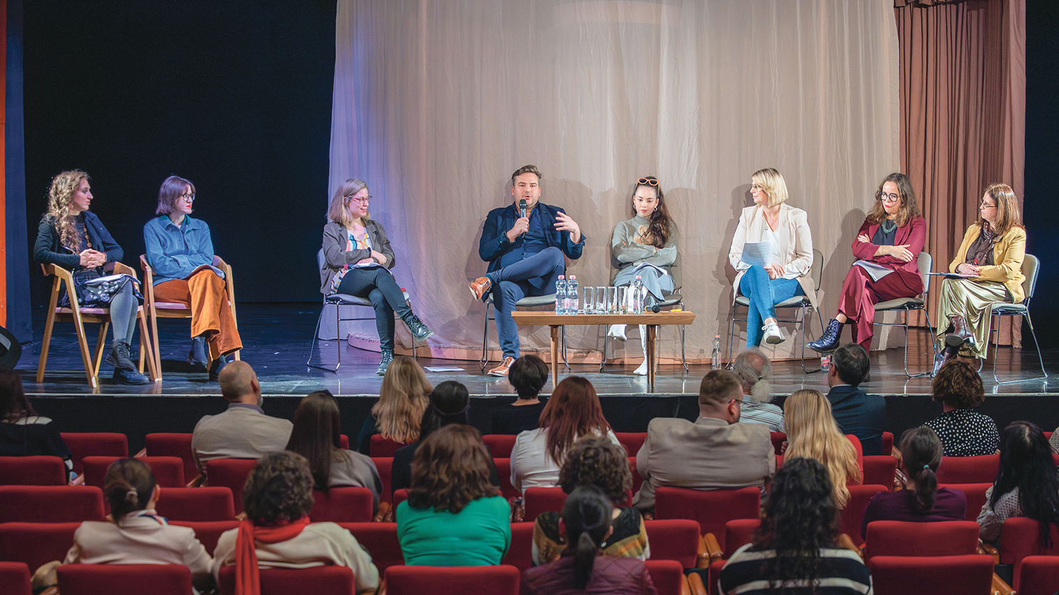 Kerekasztal-beszélgetés szakemberek részvételével