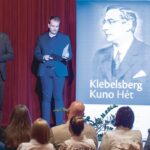 Őrsi Gergely polgármester beszédet mond a díjátadón